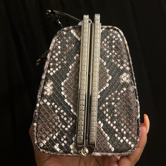 Bella Collection Printed Bag - Picture 4 of 7